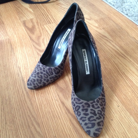 Manolo Blahnik Shoes - Like new Manolo. Blahnik grey leopard print 👠sz 8